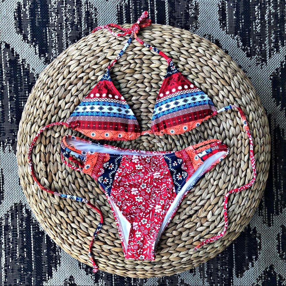 NWOT Triangle Bikini w Ladder-Cutout Bottoms